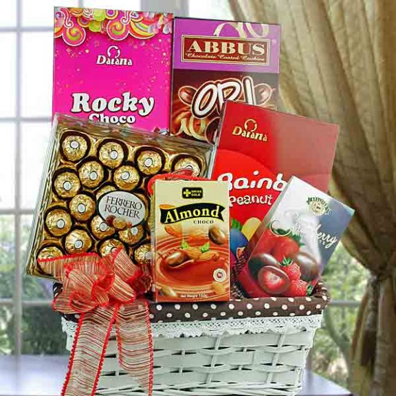 Assorted Chocolates Hamper CH013