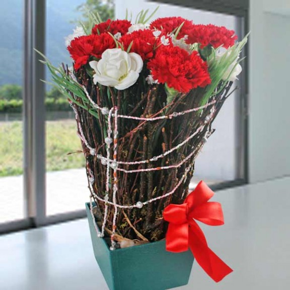 6 Fresh Red Carnation & Artificial White Roses