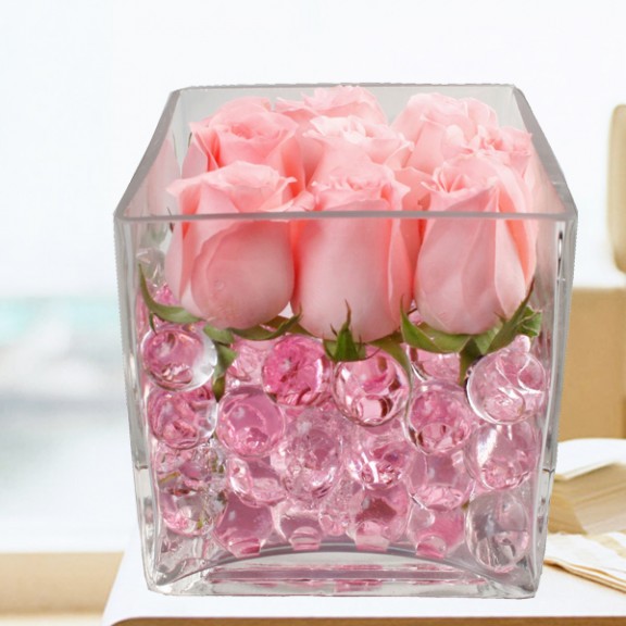 9 Peach Roses In Glass Vase