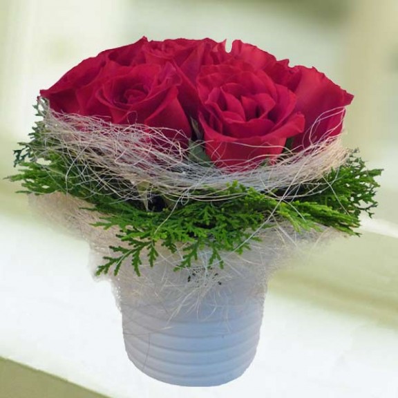 10 Red Roses Table Arrangement Delivery