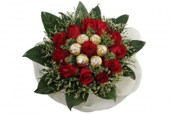 12 Red Roses With Rochers Hand Bouquet Delivery