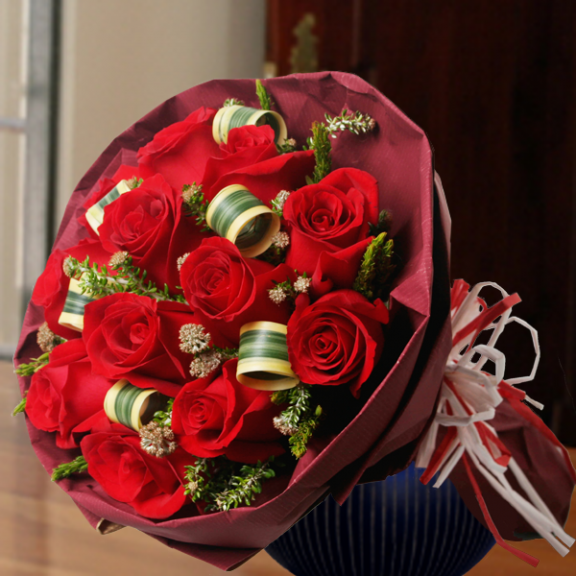 12 Red Roses Paper Wrapper Hand Bouquet