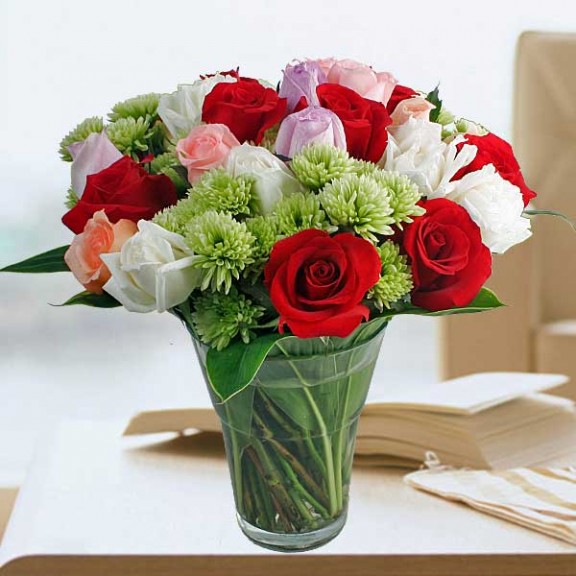 30 Mixed Roses In Glass Vase Arrangement