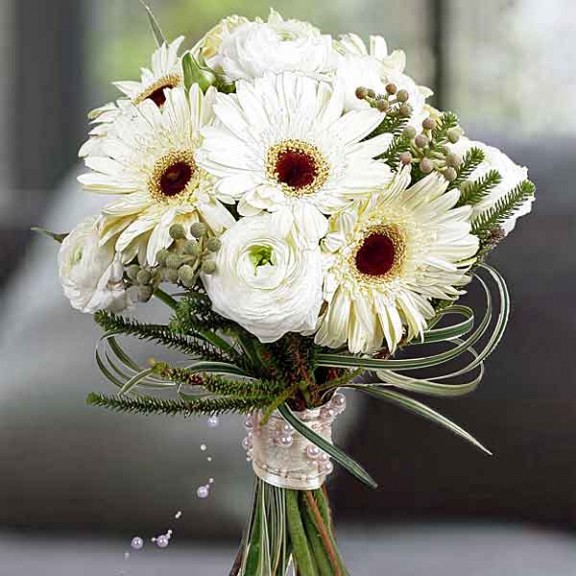 White Ranunculus & Gerbera Flowers Hand Bouquet