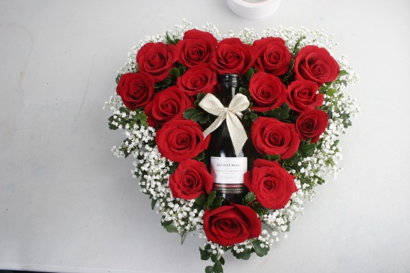 Red Wine & Roses Table Arrangement