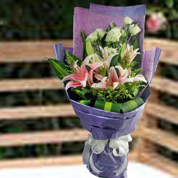 6 Pink Lilies Hand Bouquet