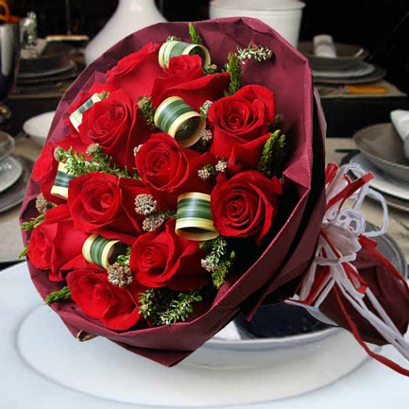 12 Red Roses Paper Wrapper Hand Bouquet